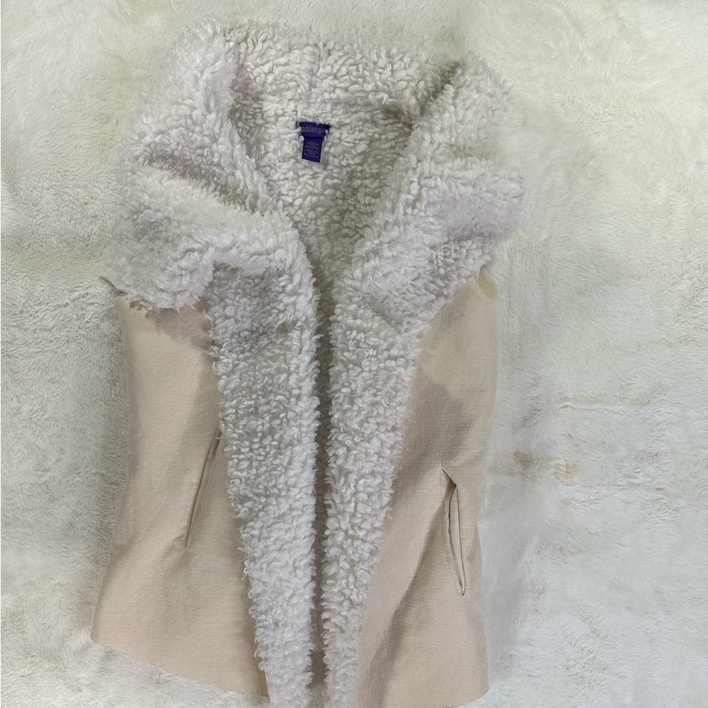 Madden girl Womens Vest faux fur lined faux leather shell lapel collar